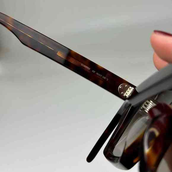 BRAND NEW CELINE CL40090F 5652F Women Sunglasses
AUTHENTIC CELINE SUNGLASSES - Picture 5 of 6